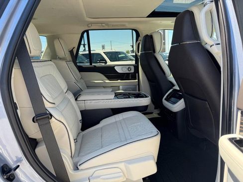 Used 2024 Lincoln Navigator Black Label AWD/4WD image 12