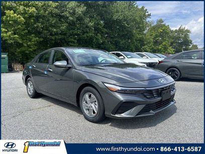New 2026 Hyundai Elantra SE