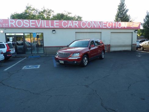 Used 2006 Chrysler Pacifica Touring FWD image 1