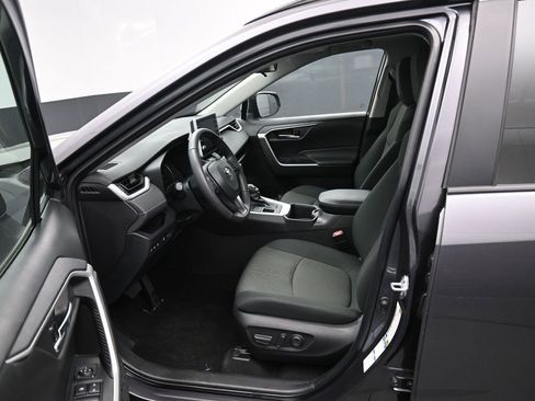 Certified 2022 Toyota RAV4 XLE image 9