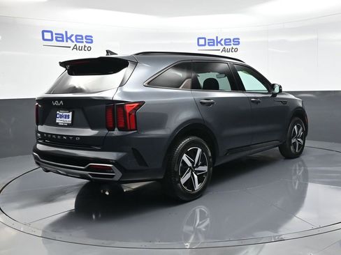 Used 2022 Kia Sorento S image 7