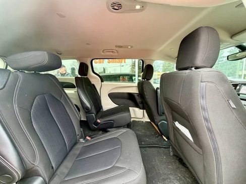 Used 2023 Chrysler Voyager LX FWD image 18