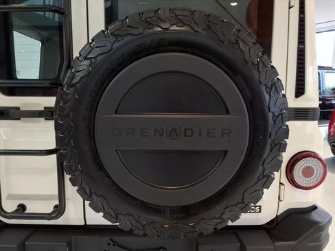 Used 2024 INEOS Grenadier Fieldmaster Edition image 16