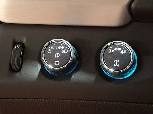 Used 2017 GMC Yukon SLT image 22