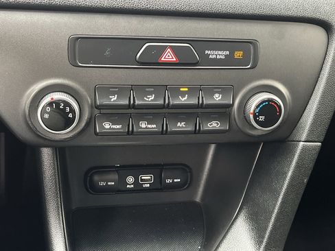Used 2019 Kia Sportage LX image 17