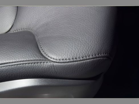 Certified 2023 Volvo XC60 B5 Plus w/ Climate Package AWD/4WD image 34