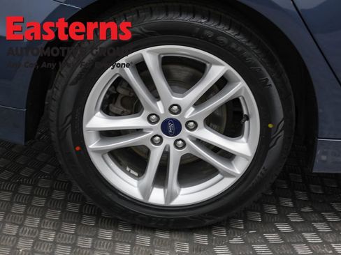 Used 2018 Ford Fusion SE image 30