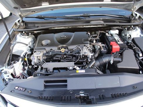 Used 2019 Toyota Camry LE w/ Carpet Mat Package FWD image 30