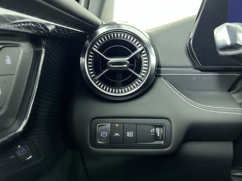 Used 2024 Chevrolet Blazer EV LT image 18