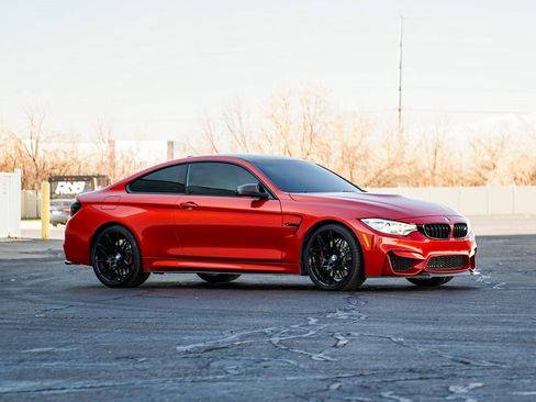Used 2017 BMW M4 Coupe image 3