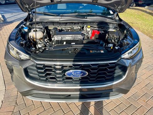 Used 2025 Ford Escape ST-Line image 15