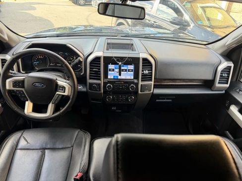 Used 2018 Ford F150 Lariat image 31