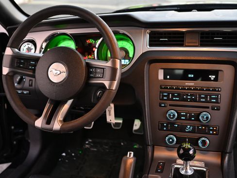 Used 2012 Ford Mustang GT Premium w/ HID Headlamps & Security Pkg image 19