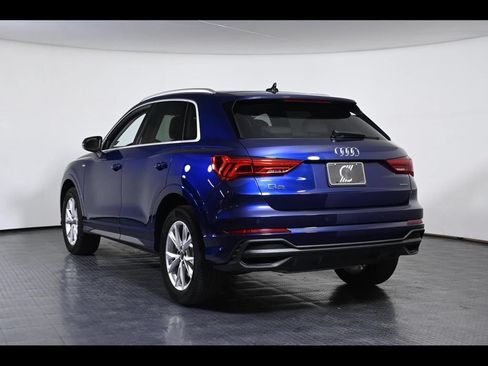 Certified 2025 Audi Q3 2.0T Premium w/ Convenience Package AWD/4WD image 3