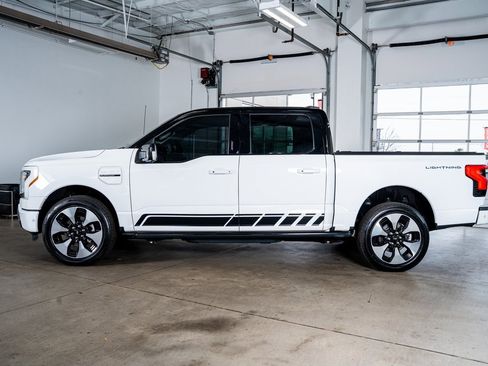 Used 2023 Ford F150 Lightning Platinum image 8