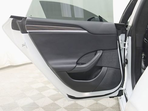 Used 2022 Tesla Model S image 37
