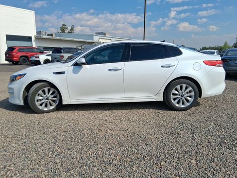 Used 2017 Kia Optima EX w/ Premium Package FWD image 2