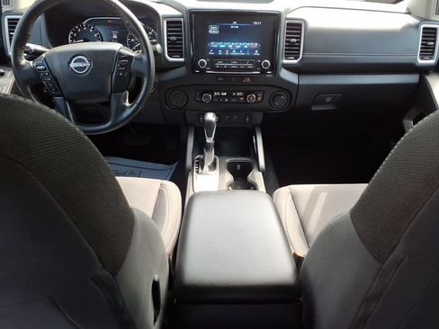Used 2024 Nissan Frontier SV w/ SV Convenience Package RWD image 13