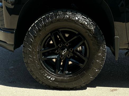 Used 2021 Chevrolet Silverado 1500 LT Trail Boss w/ Convenience Package II image 8