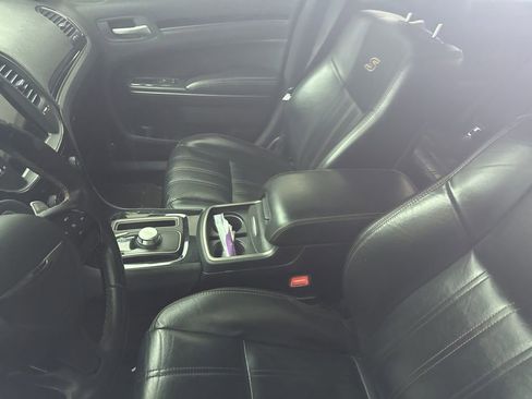 Used 2017 Chrysler 300 S w/ S Model Appearance Package image 8