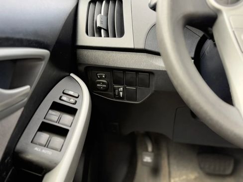 Used 2014 Toyota Prius Four image 24