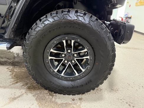 Used 2024 Jeep Wrangler Unlimited Rubicon image 71