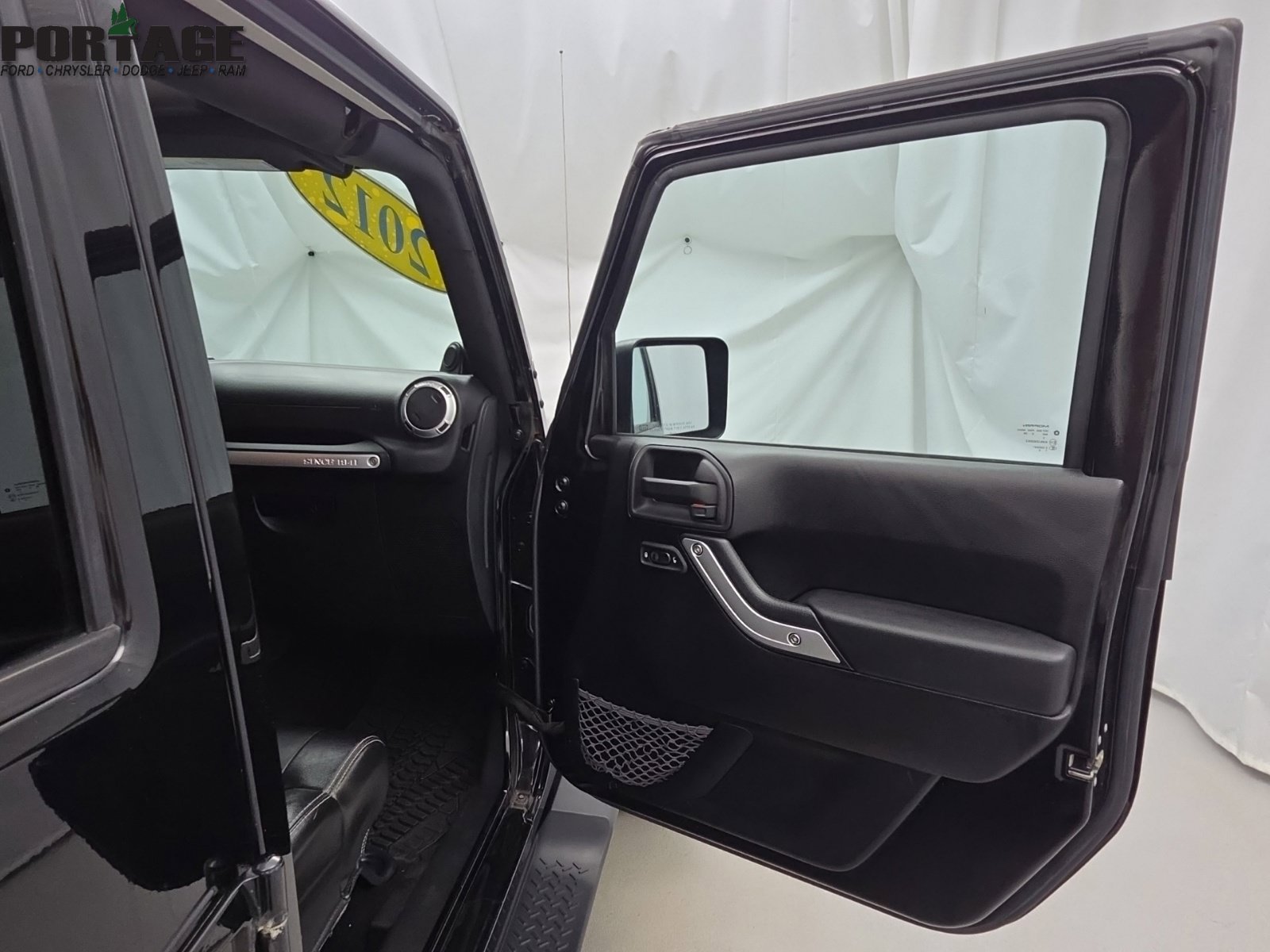 Used 2012 Jeep Wrangler Unlimited Sahara w/ Connectivity Group AWD/4WD image 36