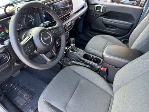 Certified 2024 Jeep Wrangler Unlimited AWD/4WD image 11