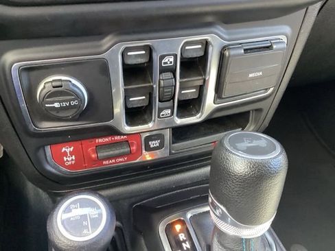Used 2023 Jeep Wrangler Unlimited Rubicon 4xe AWD/4WD image 21