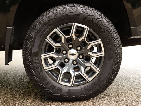 Used 2024 Chevrolet Colorado Z71 w/ Advanced Trailering Package AWD/4WD image 38