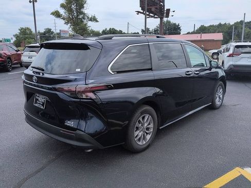Certified 2024 Toyota Sienna XLE w/ XLE Plus Package FWD image 7