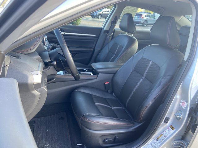 Used 2025 Nissan Altima 2.5 SR FWD image 18