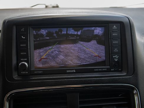 Used 2019 Dodge Grand Caravan SE w/ UConnect Hands-Free Group FWD image 30