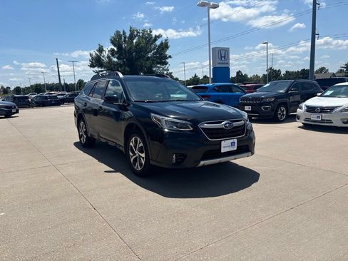Used 2020 Subaru Outback Limited AWD/4WD image 3
