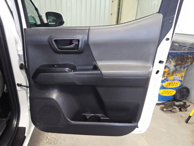 Certified 2023 Toyota Tacoma SR AWD/4WD image 31