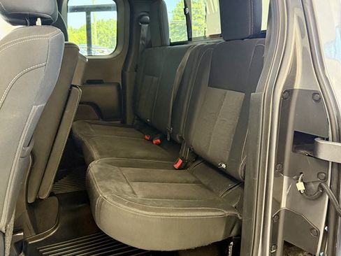 Used 2017 Nissan Titan SV RWD image 16