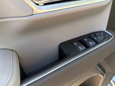 New 2026 GMC Sierra 1500 SLE image 17