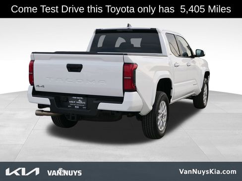 Used 2025 Toyota Tacoma SR5 image 3