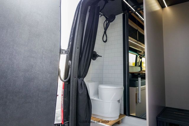 Used 2024 Mercedes-Benz Sprinter 2500 image 94