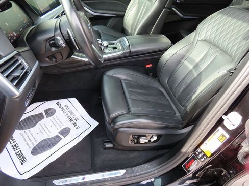 Used 2021 BMW X7 M50i image 43