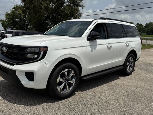 New 2027 Ford Expedition Active RWD image 6