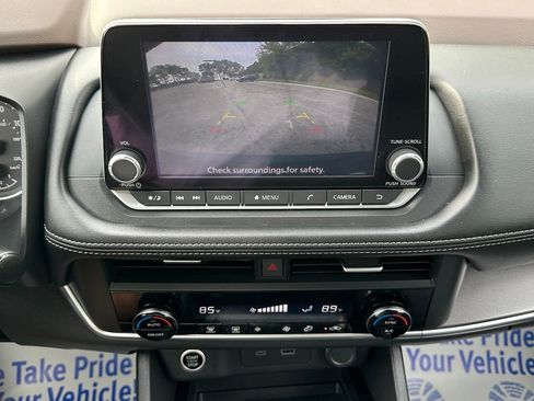 Used 2023 Nissan Rogue SV AWD/4WD image 18