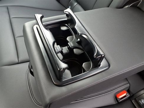 Used 2024 BMW 330i xDrive Sedan w/ Convenience Package image 31