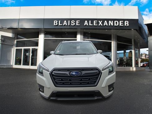 Used 2023 Subaru Forester Limited AWD/4WD image 9
