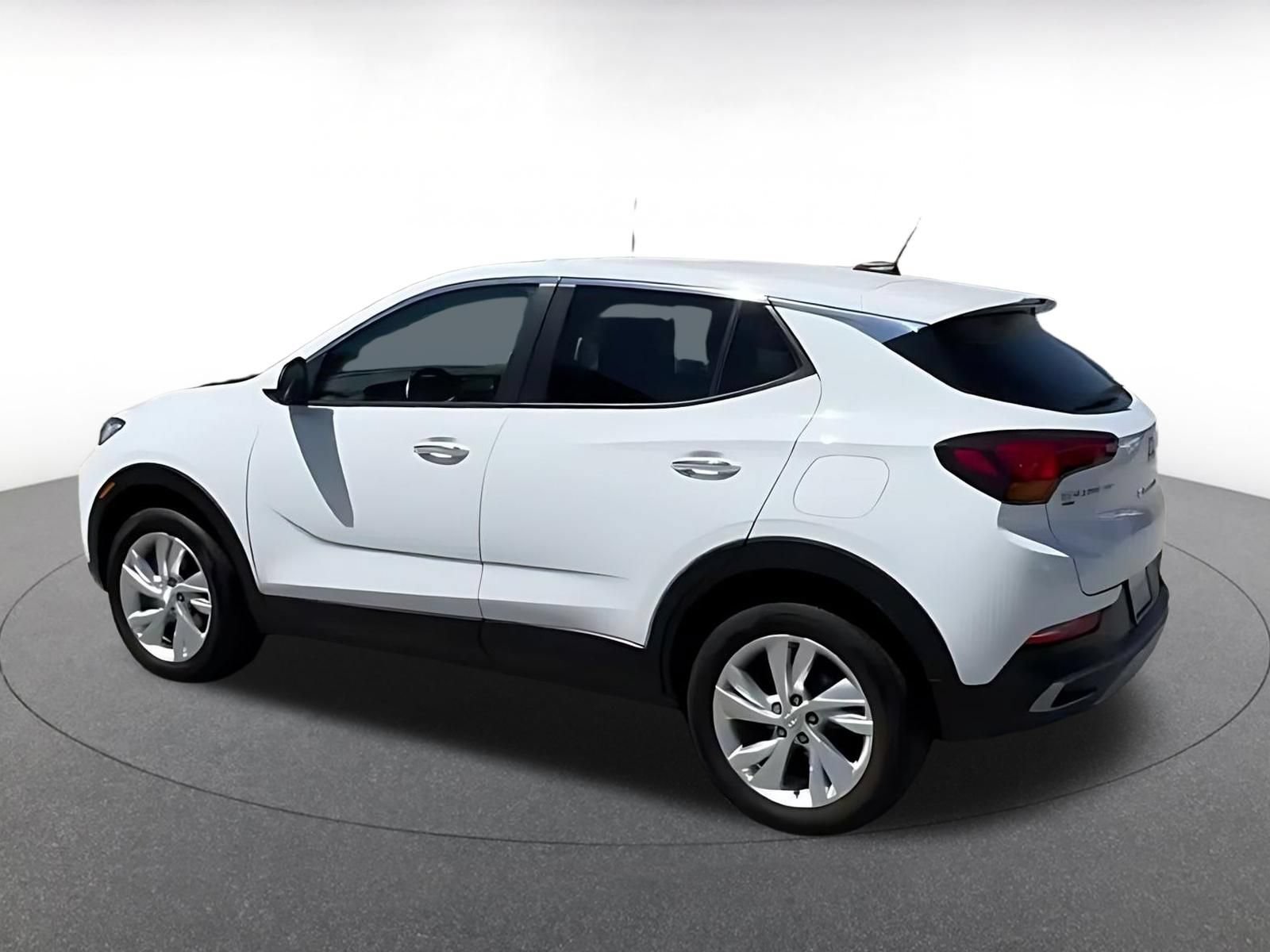 Used 2025 Buick Encore GX Preferred AWD/4WD image 9