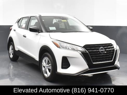 Used 2025 Nissan Kicks Play S FWD image 1