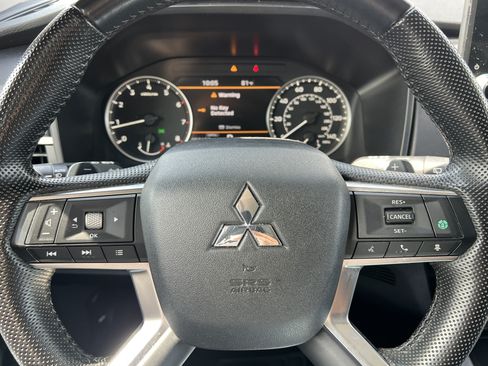 Used 2024 Mitsubishi Outlander SE FWD image 24