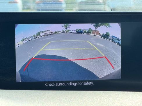 Used 2019 MAZDA MAZDA3 Hatchback w/ Preferred Package FWD image 16