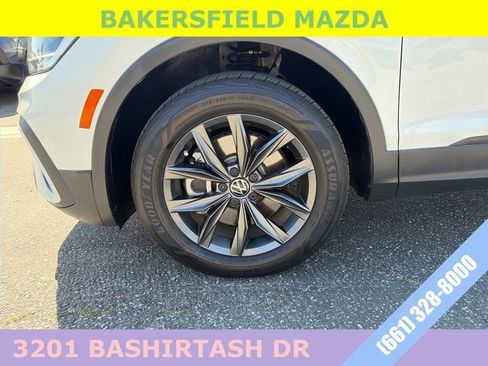 Used 2023 Volkswagen Tiguan SE image 18