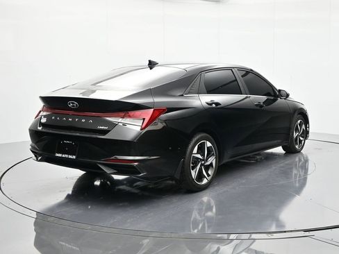 Used 2023 Hyundai Elantra Limited image 5